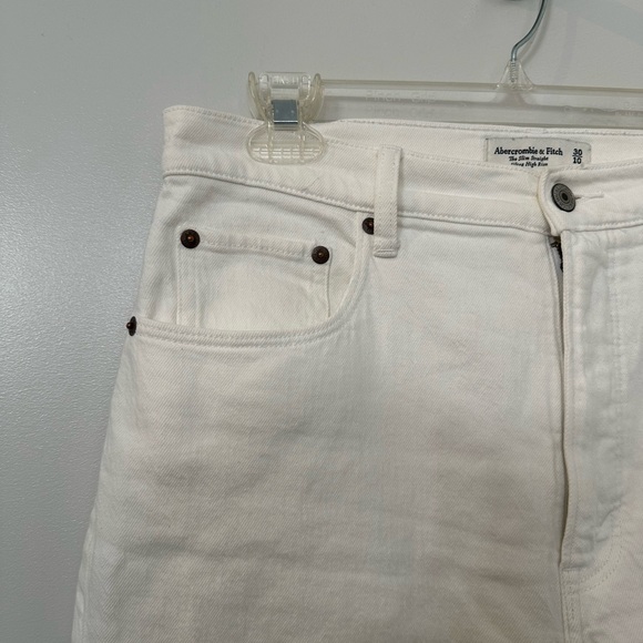 Abercrombie Curve Love Straight Leg Jeans - Picture 5 of 5